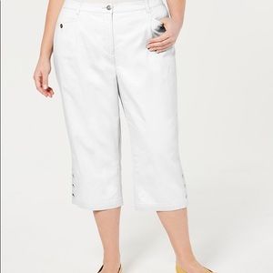 Karen Scott White Button Cuff Capri Pants Size 12P